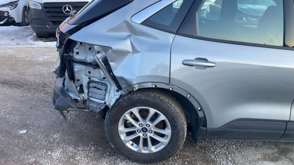Ford Kuga - 10