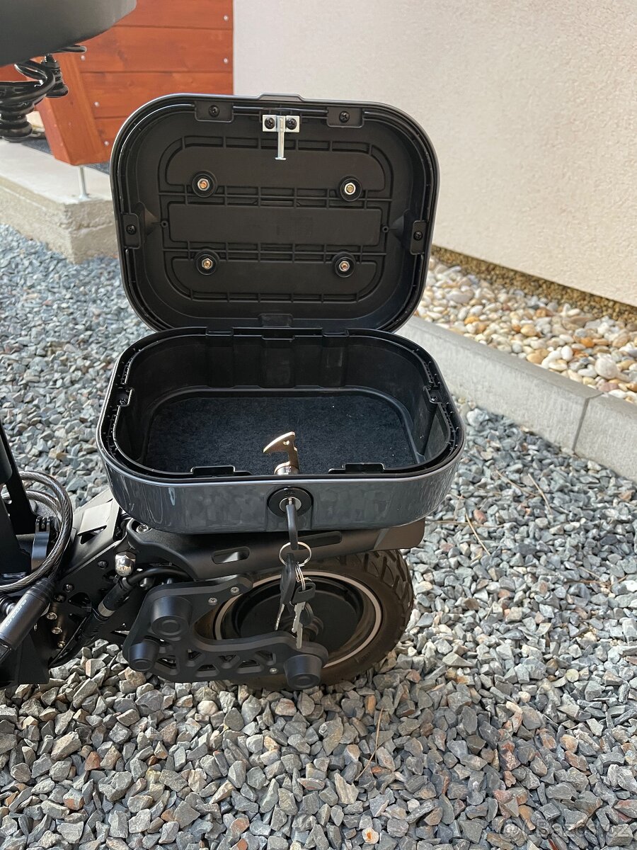 Elektrokoloběžka HECHT - 10