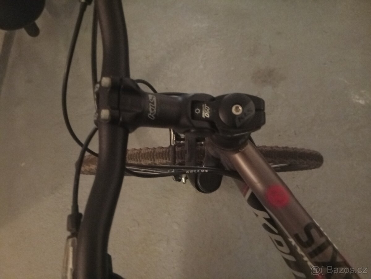 Prodám trekové Kellys axis - 10