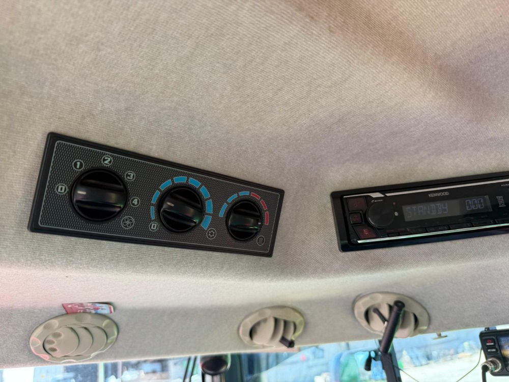 Traktor Massey Ferguson MF 7718 S MR Dyna6 EFFICIENT - 10