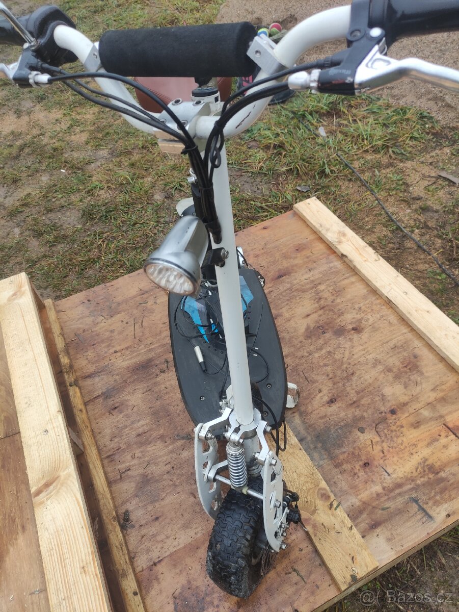 Koloběžka Flux. - 10