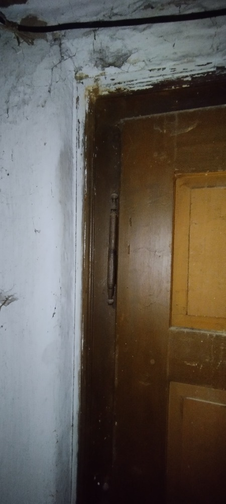 Historické kazetové dveře s původním krabicovým zámkem - 10