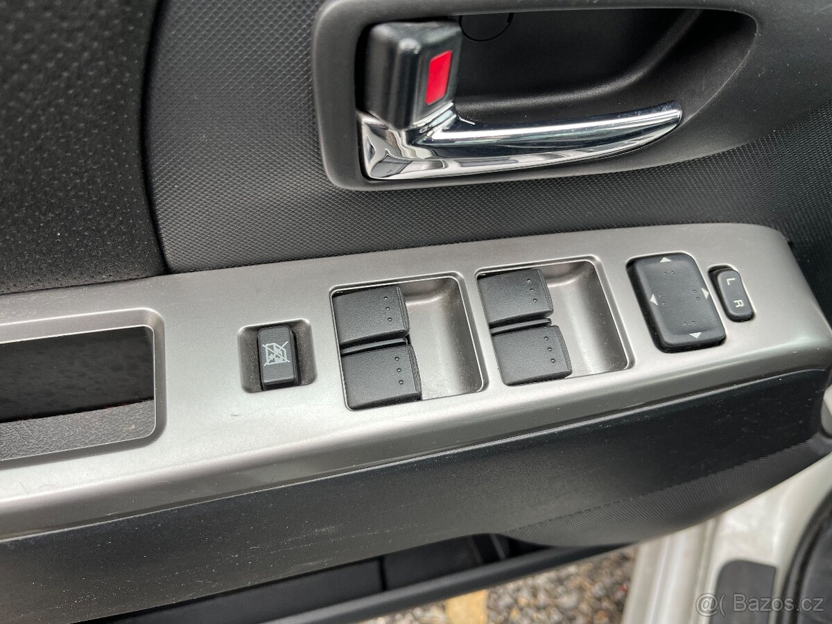 Mazda 5 GTA 2.0 benzin 7 Míst r.v.2010 - 10