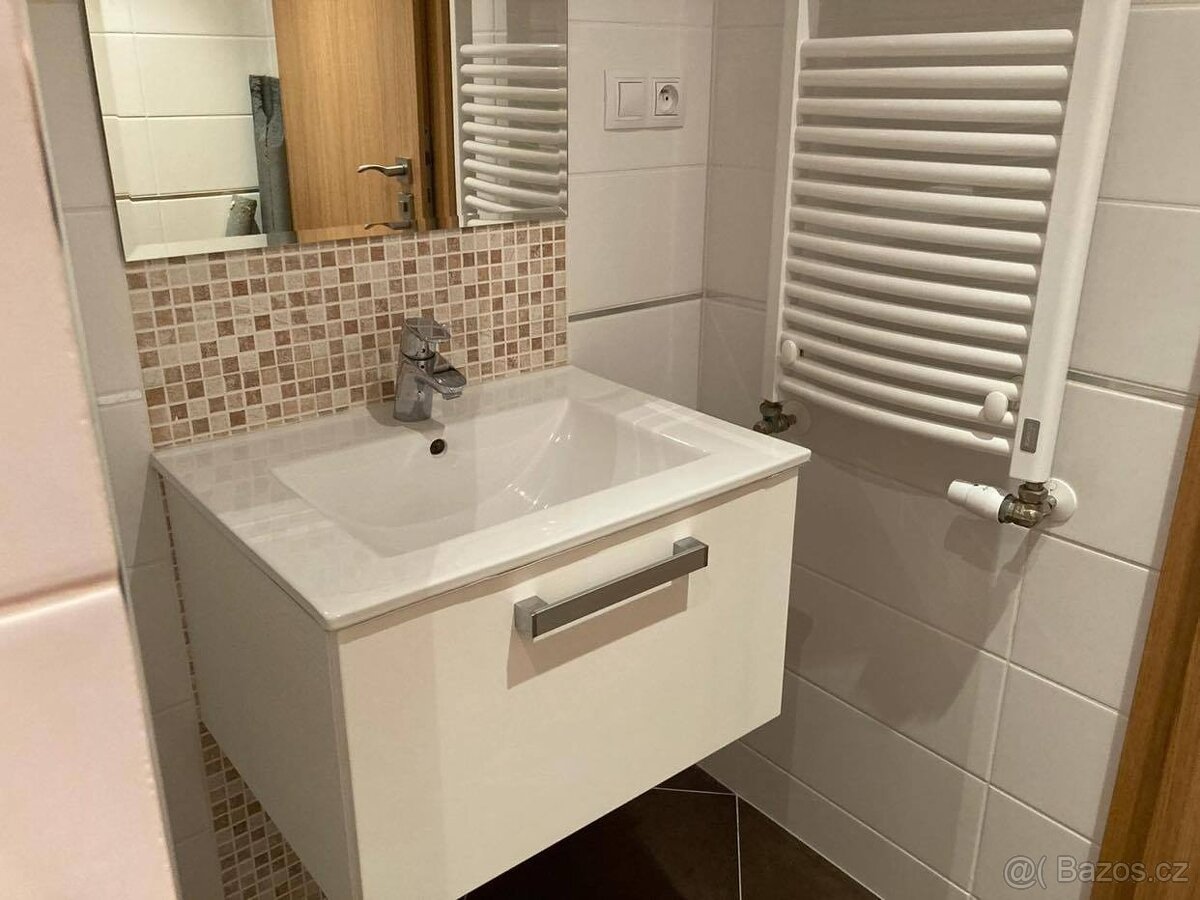 Pronájem Bytu 2+kk Praha 9 Letňany ulice Kadečkové - 10