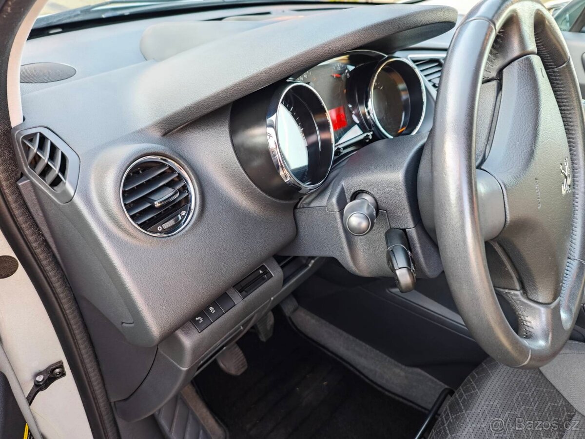 Peugeot 3008 1.6 115kW benzín, 76tis km - 10