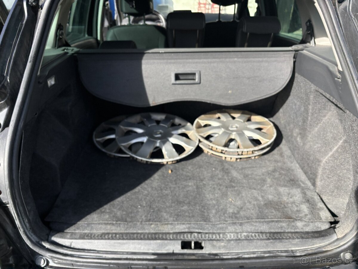 Renault Clio Combi, 1,2i tce benzín, 76 kW, rv 2011 - 10