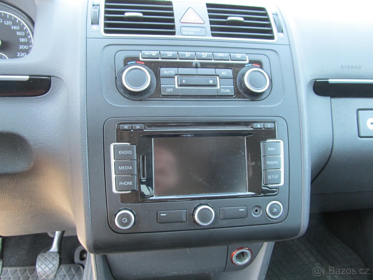 Volkswagen Touran 2.0 TDI 7 míst - 10