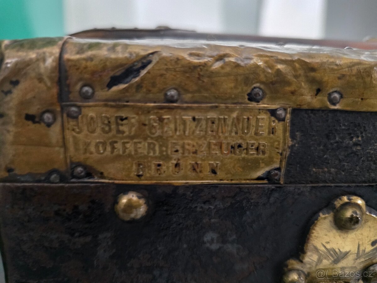 KRASNA STARÝ LODNÍ KUFR / TRUHLA - 10