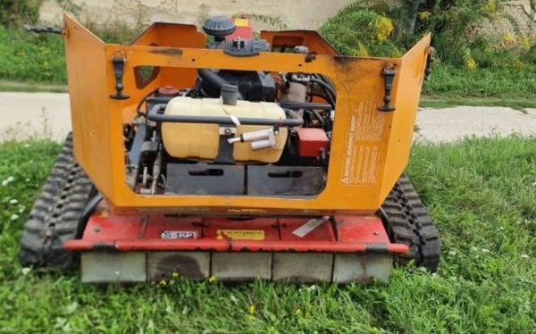 700kg/122cm profi sekačka svah radio benzin Roboflail - 10