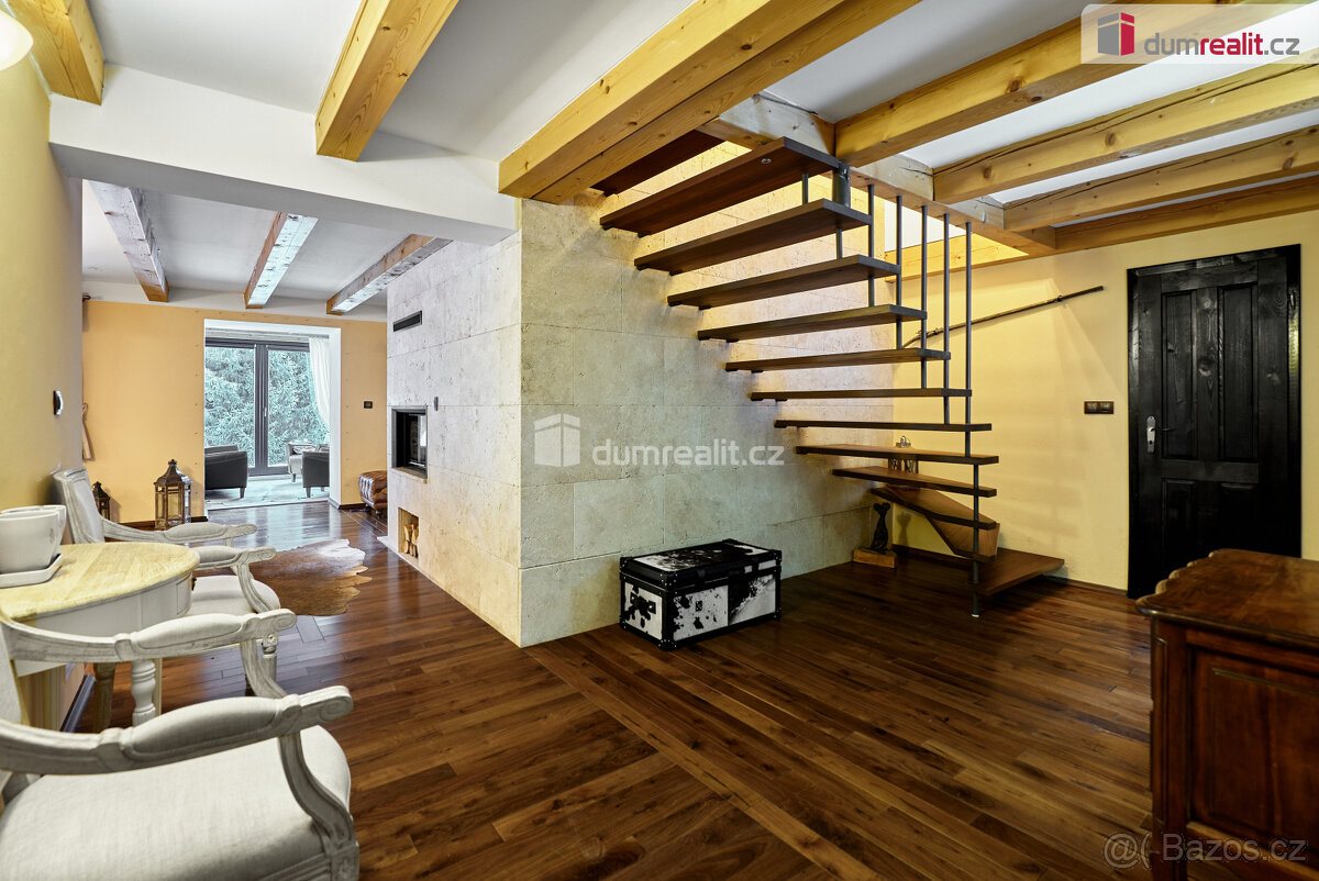 Dům s investiční příležitostí na pozemku 6.666 m2 v Krušných - 10