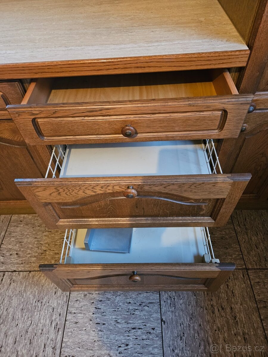 Masivní kuchyňská linka z Německa se spotřebiči - 10