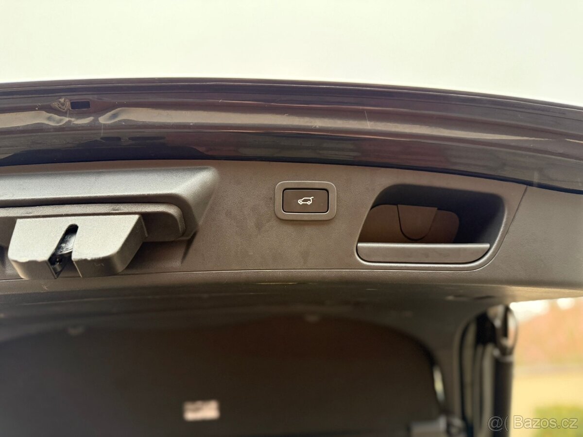 Jaguar E-Pace 2.0 I4 S - 10