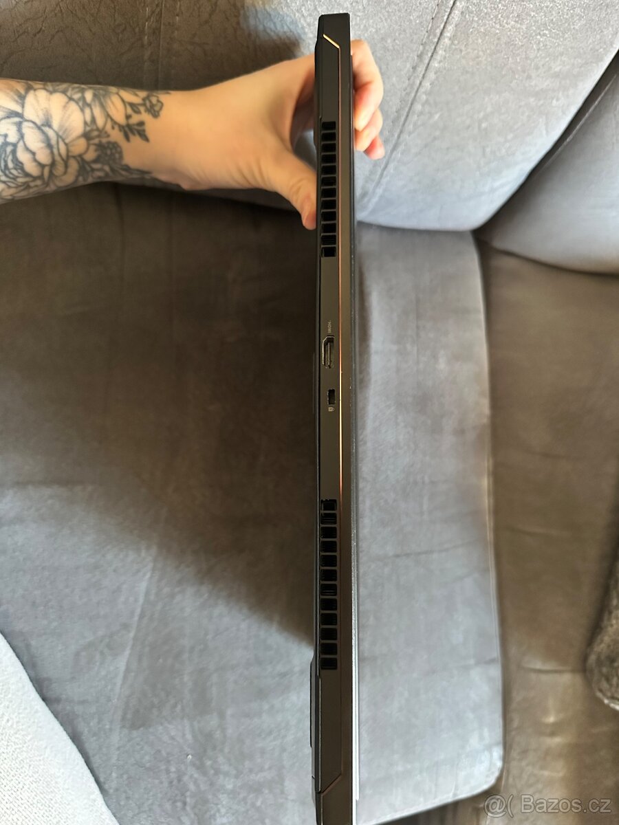 Asus ROG Zephyrus S - 10