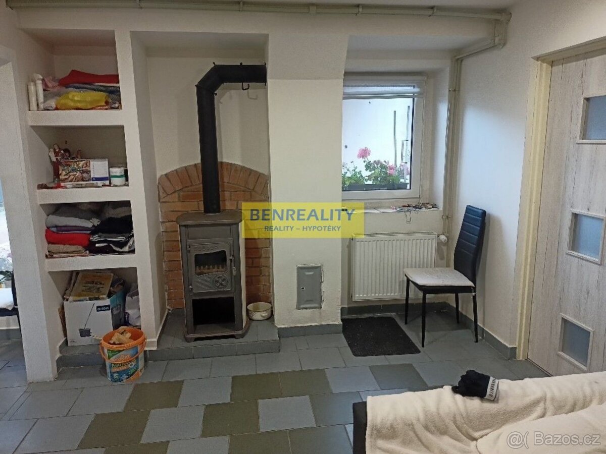 Prodej velkého rodinného domu (2byty: 3kk a 2+1) Mikulovice - 10