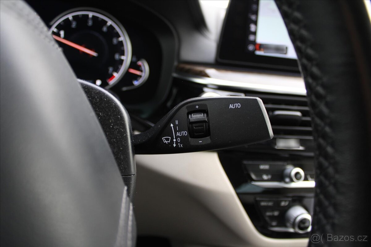 BMW Řada 5 540i xDrive 250kW LUXURY ČR (2018) - 10