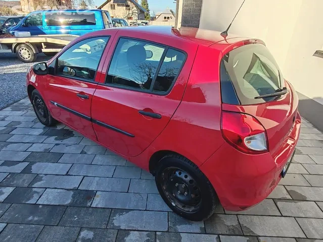 Renault Clio 1.2i 48kW 12/2009 - 10