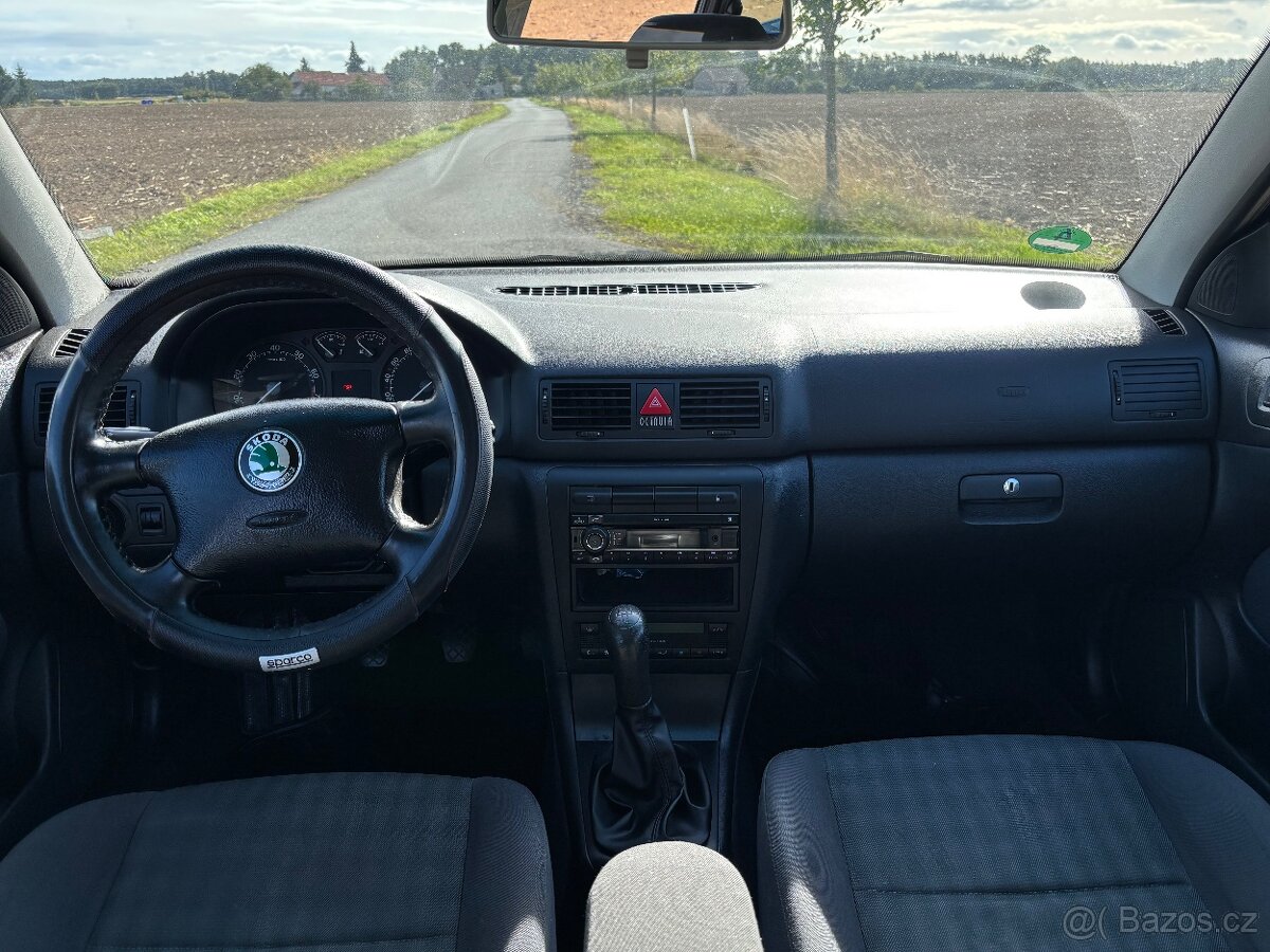 Škoda Octavia Combi 1.6i Tour - po servisu - 10