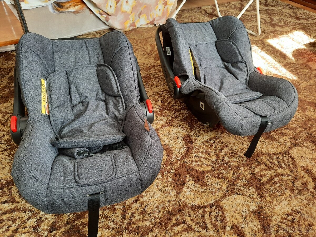 Kočárek pro dvojčata - 10