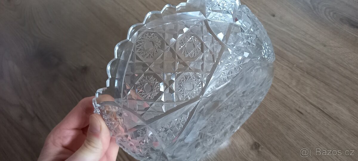 Broušené sklo mísy - 10