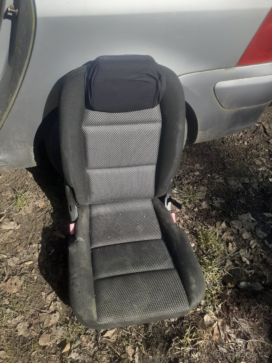 Peugeot 307 sw 1,6hdi 7míst - 10