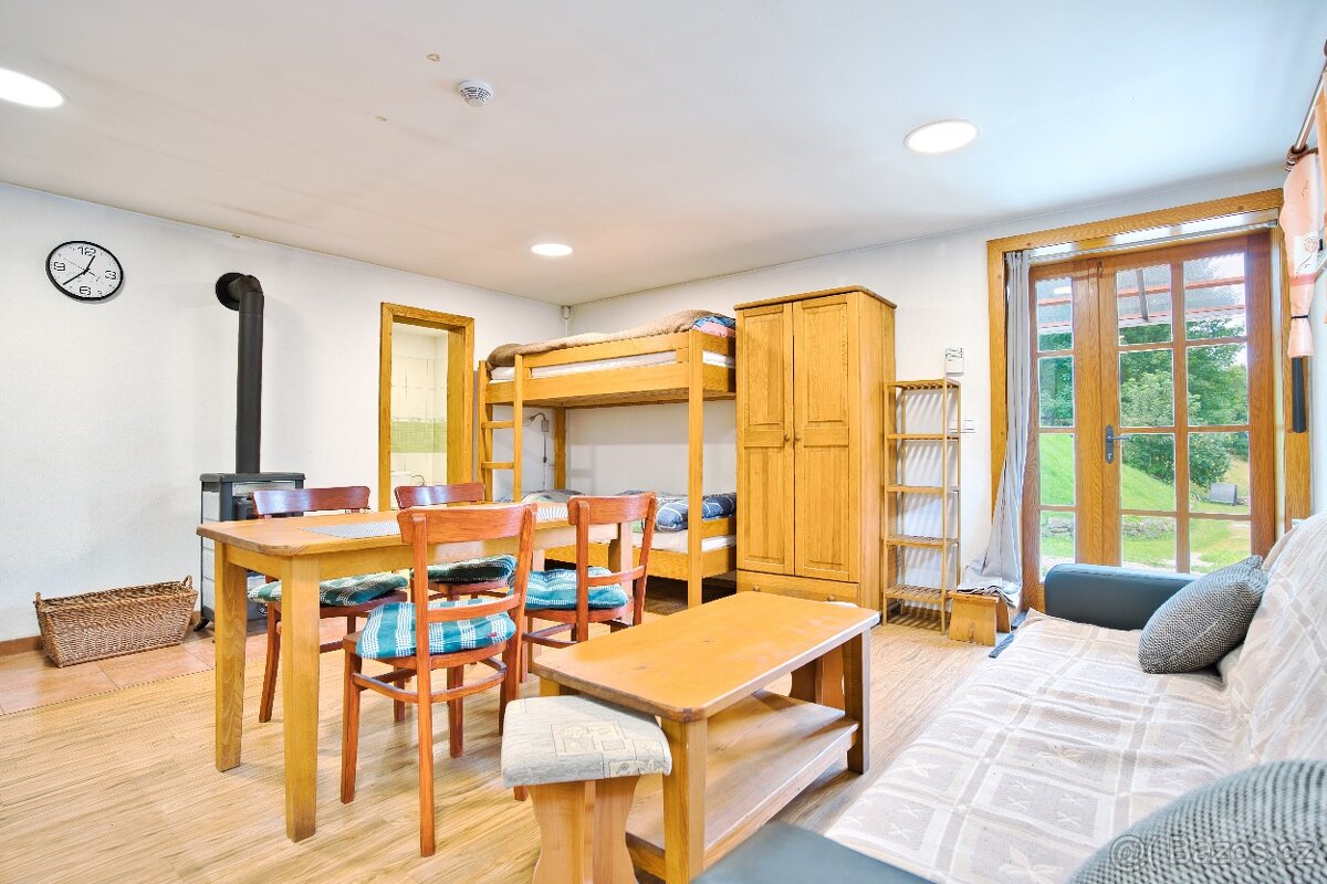 Prodej pozemku 1.421 m², vybudované 1. podlaží chaty, garáž, - 10