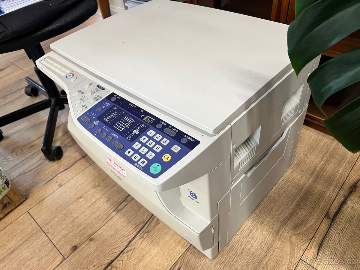 Vybavení kancelaře, nabytek, monitory, kavovary atd - 10