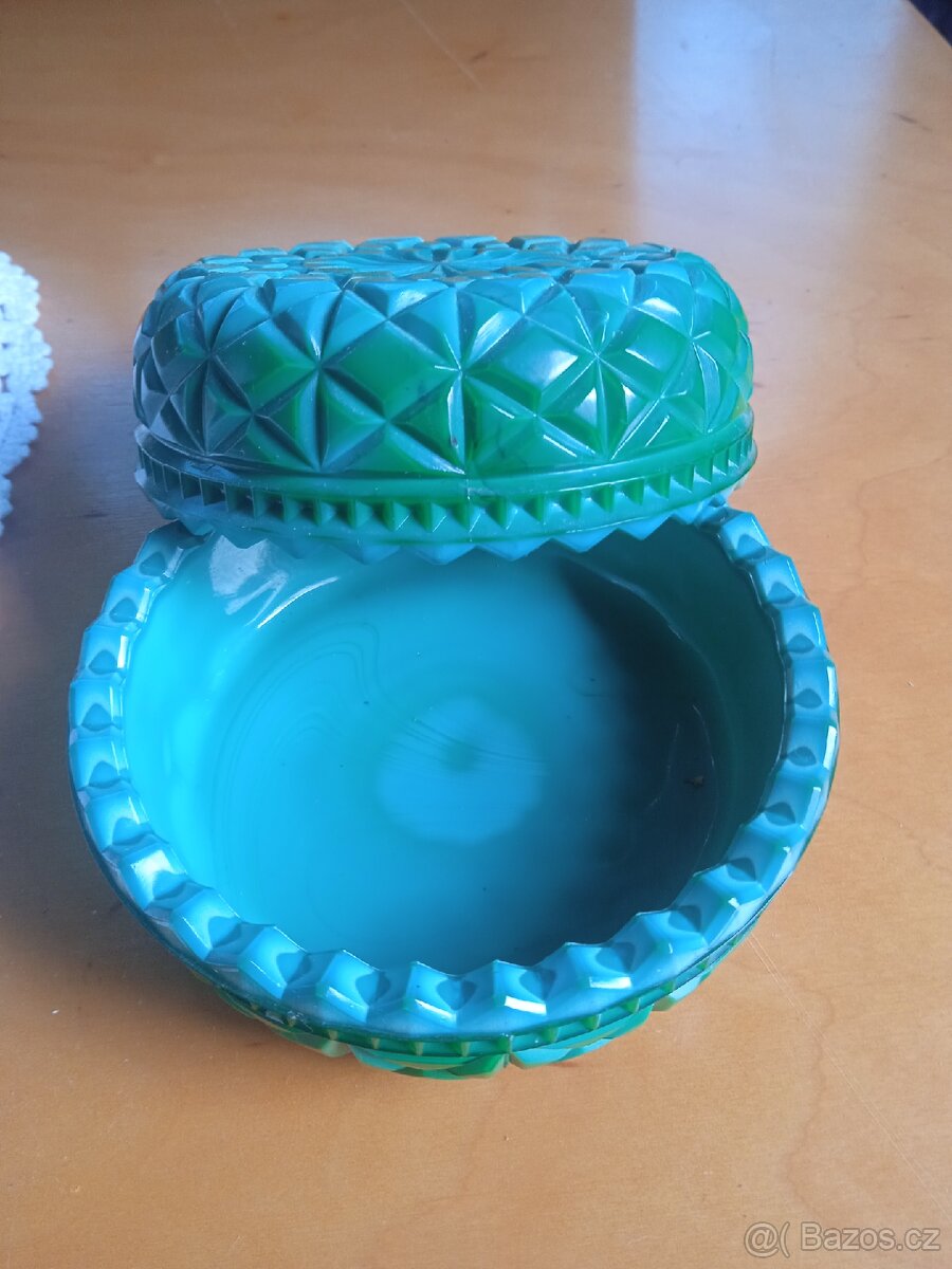 Sklo, porcelán - pozůstalost po mamince - 10