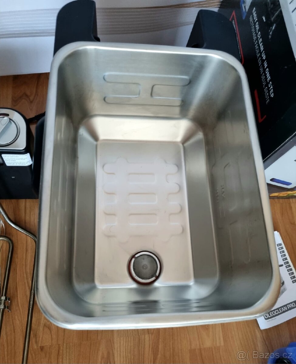 Olejová fritéza Tefal FR804015 - 10