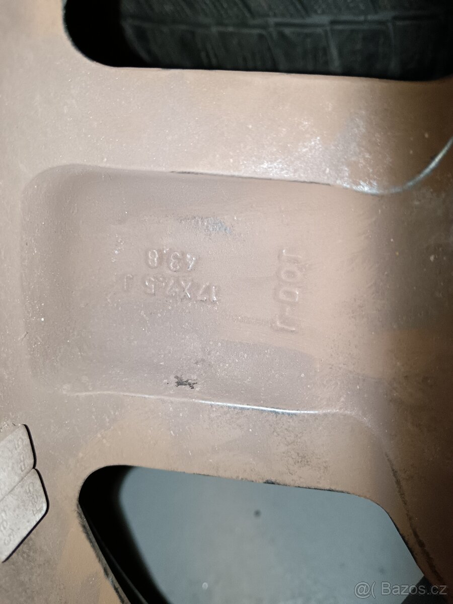 Extra Zánovní CELOROCNI 17" originál JEEP - 10