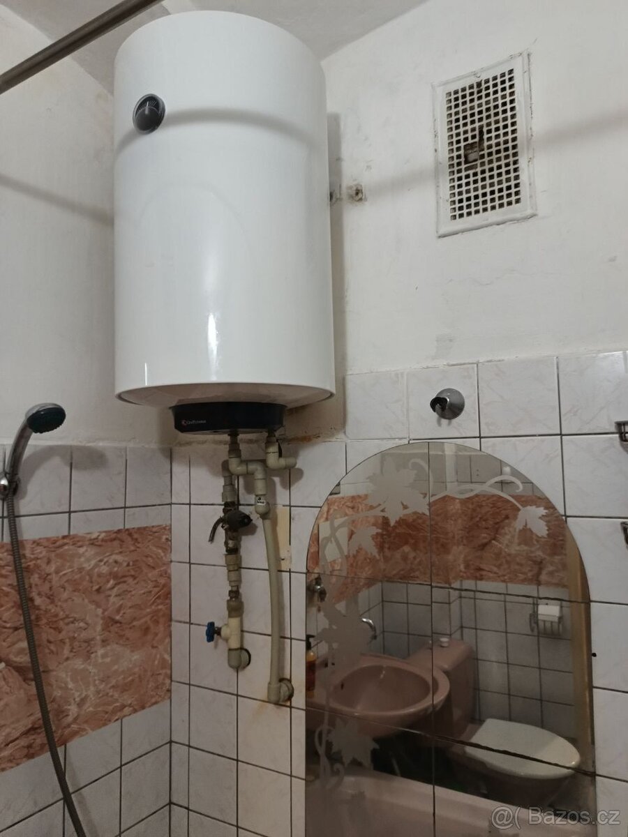 Cheb 2 + 1 pronájem - 10