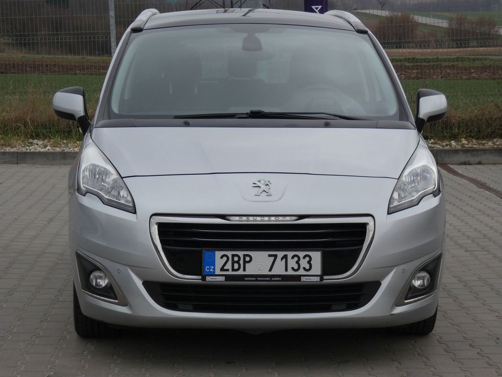 Peugeot 5008 2.0 HDI Allure, panorama - 10