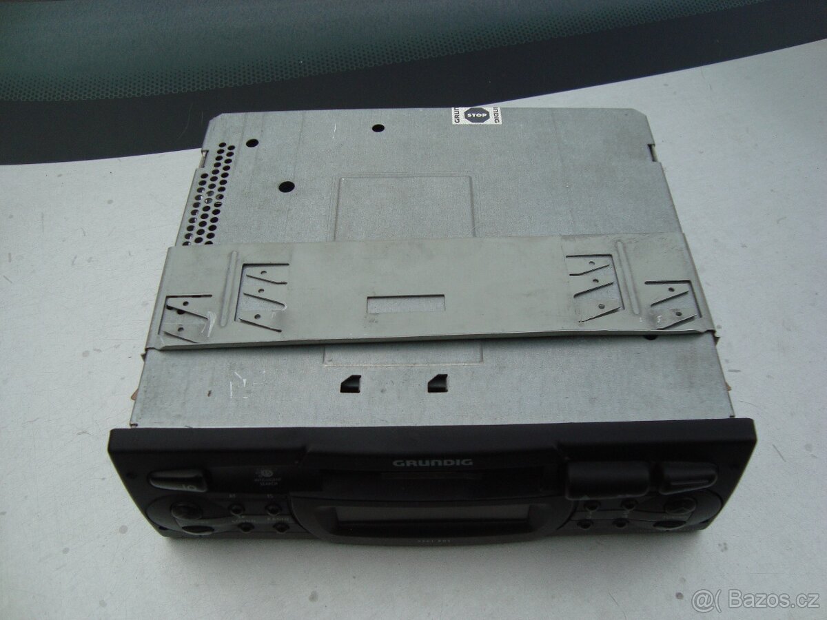Retro autorádio Grundig - 10