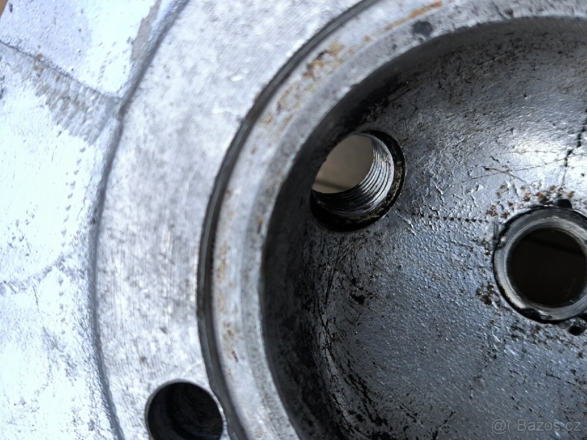 Hlava válce motoru BD 1S 72a - 10