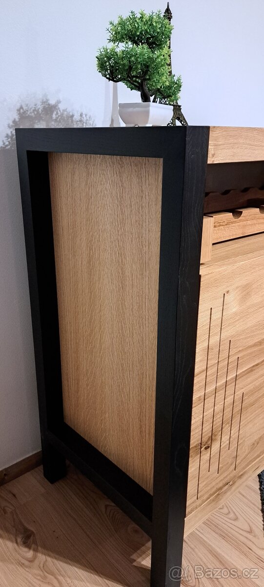 Dubova komoda vinarna - 10