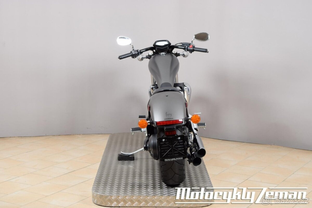 Honda VT 1300 CX Fury 2016 - 10