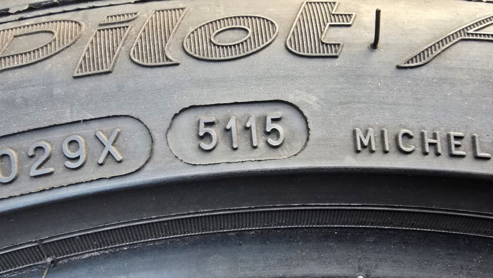 Zimní pneu 225/45/18 Michelin - 10