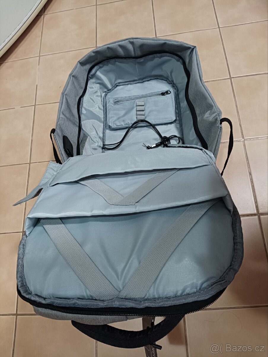 Bezpečnostní SMART batoh s USB konektorem - 10
