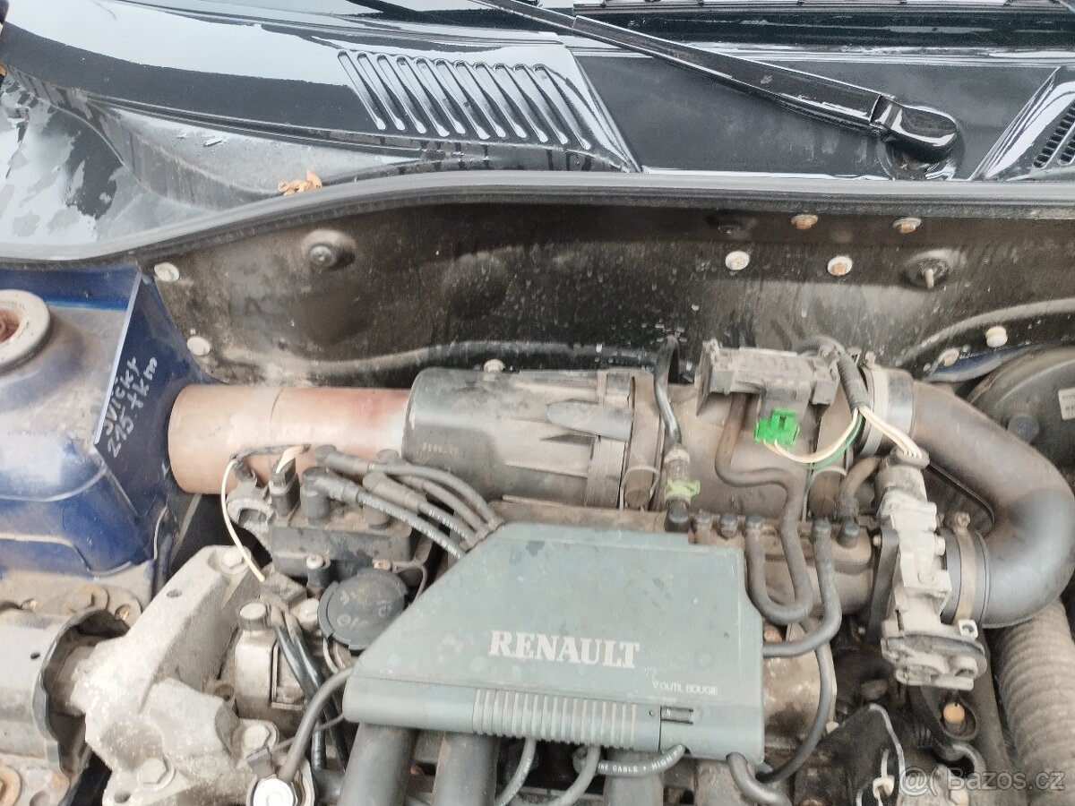 Prodám Renault Clio 1,2 benzín - 10