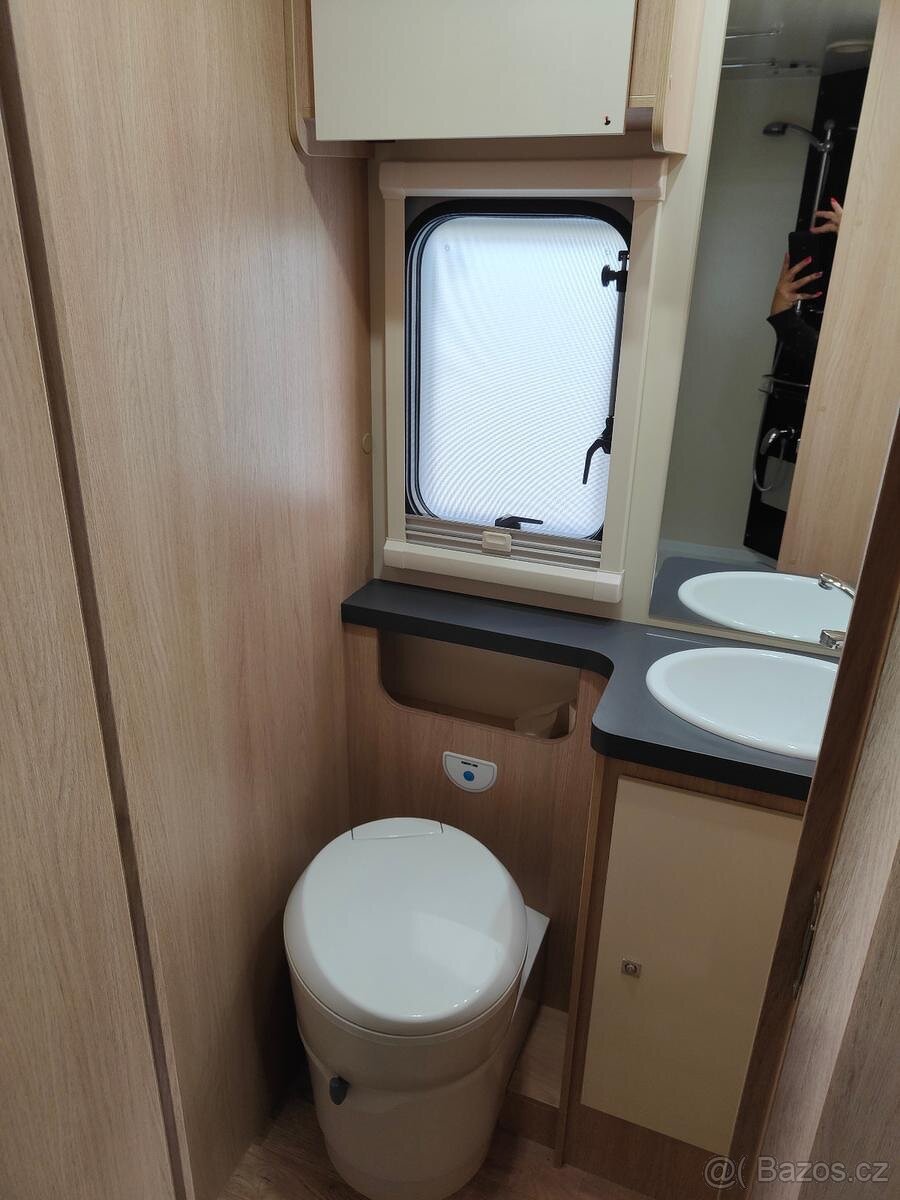 obytný polointegrovany vůz Giottiline Siena 395 pro 5 os. - 10