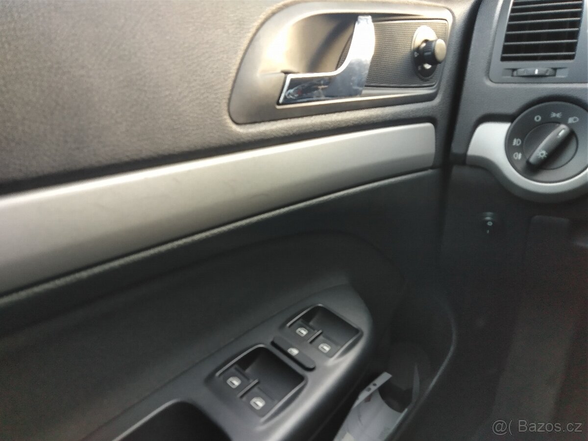 Škoda Octavia Combi TDI Ambition 4/2012 - 10