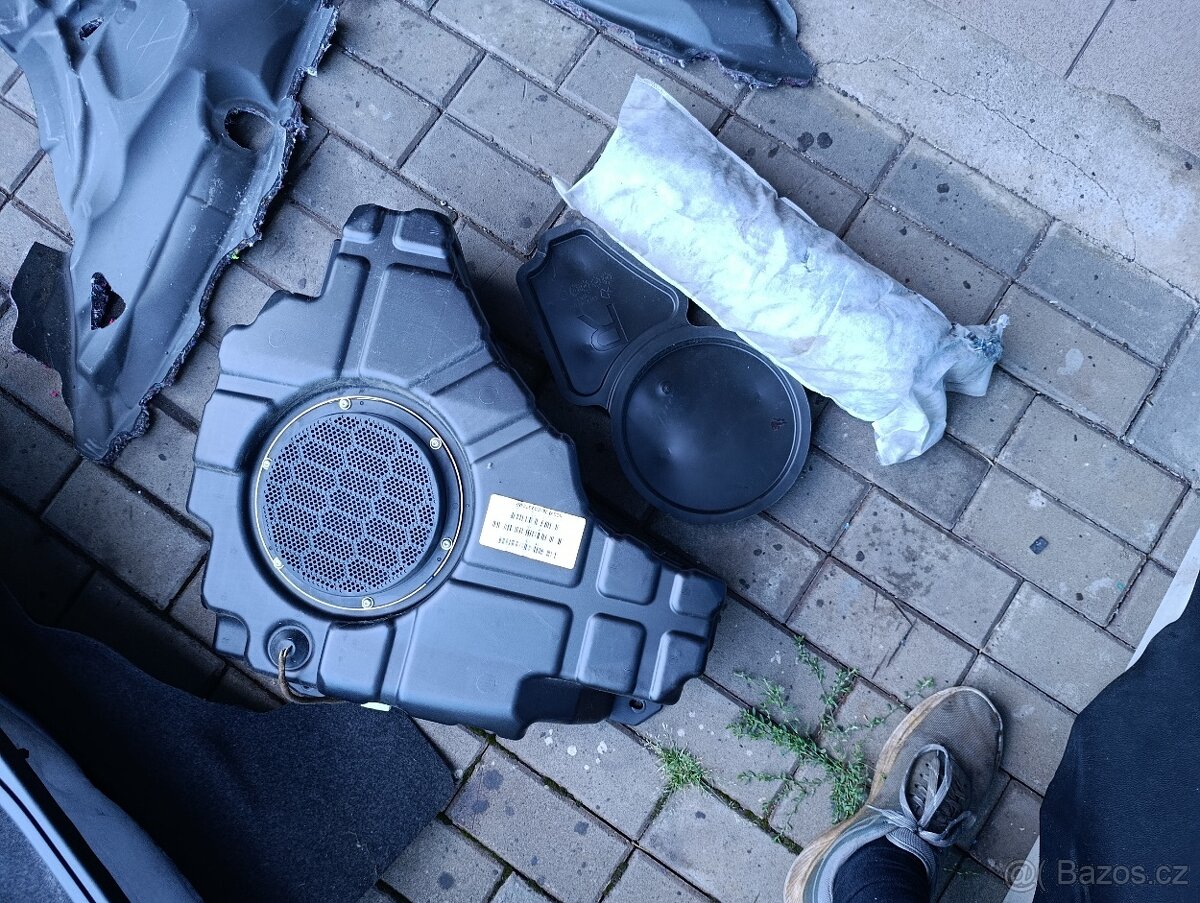 Jeep Grand Cherokee WK2 2011-2013 interiér - 10