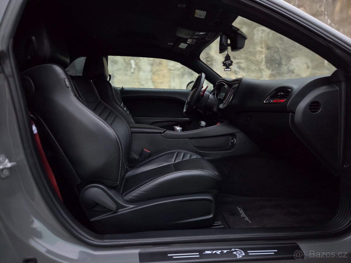 Dodge Challenger 6.2 SRT HELLCAT - 10