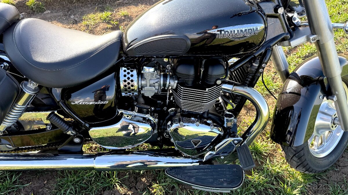 TRIUMPH AMERICA 865 ccm - 10