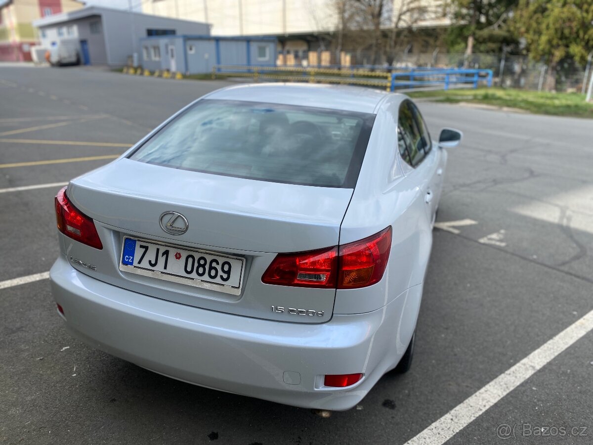 Lexus IS220D rok 2011 - 10
