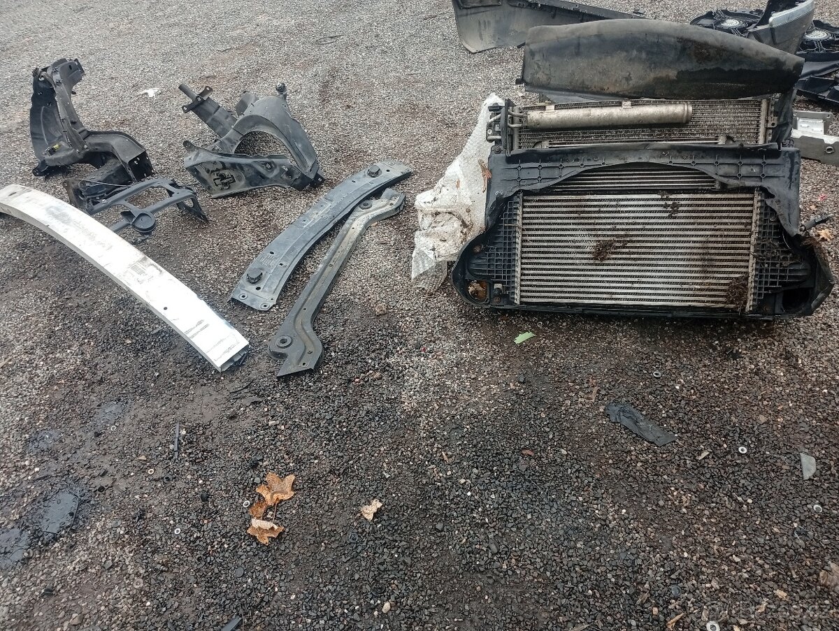 MERCEDES ML W164 PŘEDNÍ ČELO, VÝZTUHY, SAHARA S CHLADIČI - 10