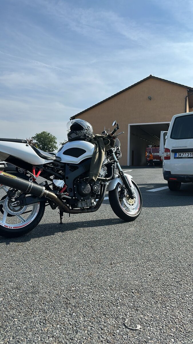 Honda CBR 900 - 10