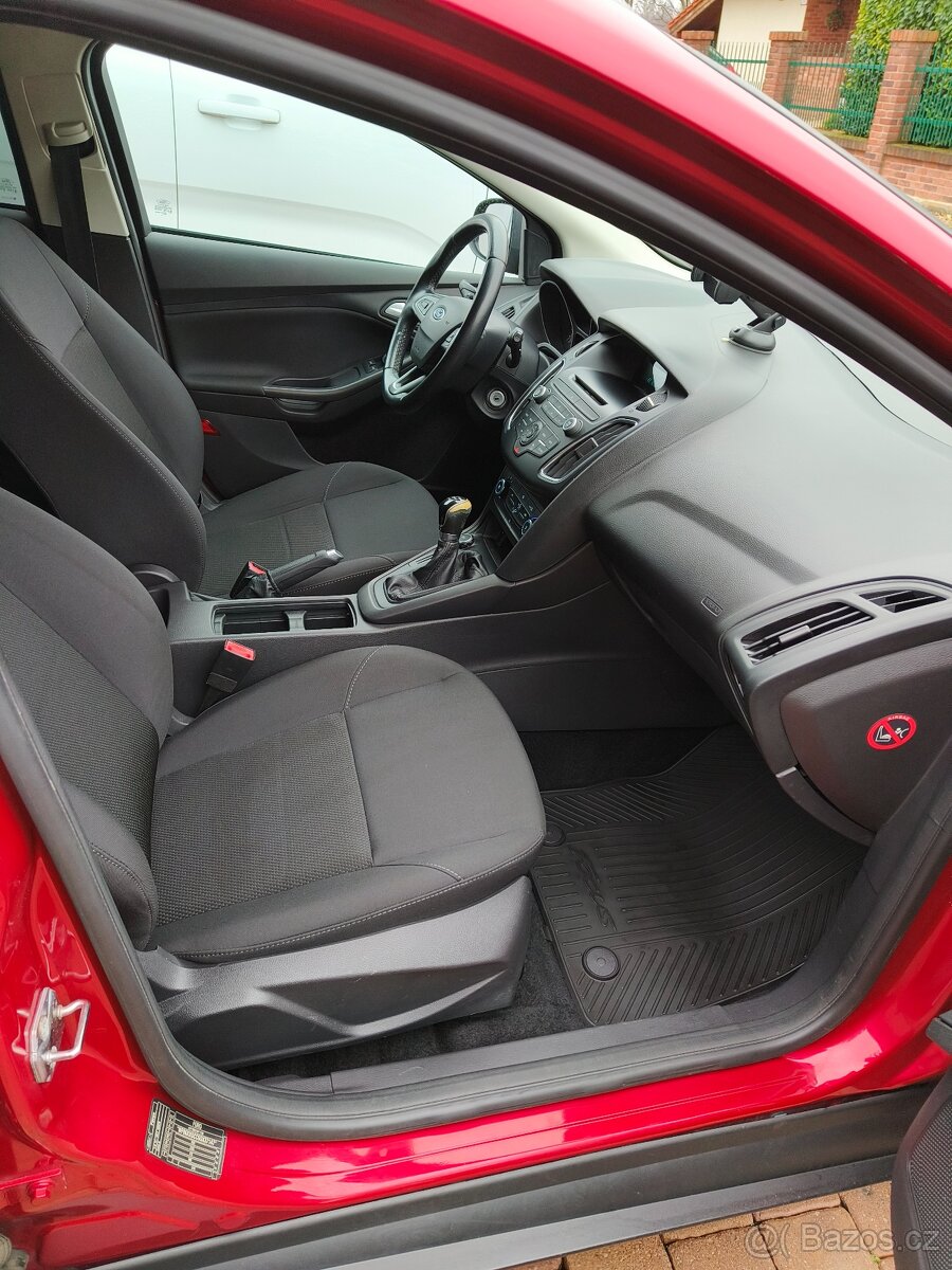 Ford Focus Kombi 1.6 benzín - 10
