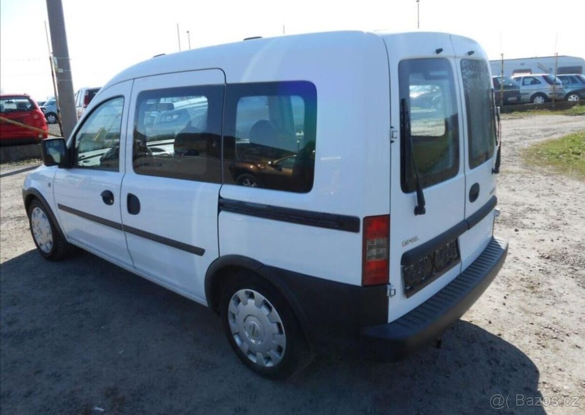 Opel Combo 1,4 66 kW Historie benzín - 10