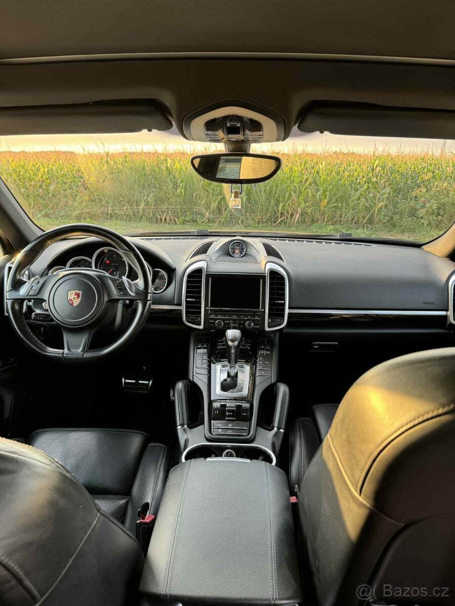 Porsche Cayenne - 10