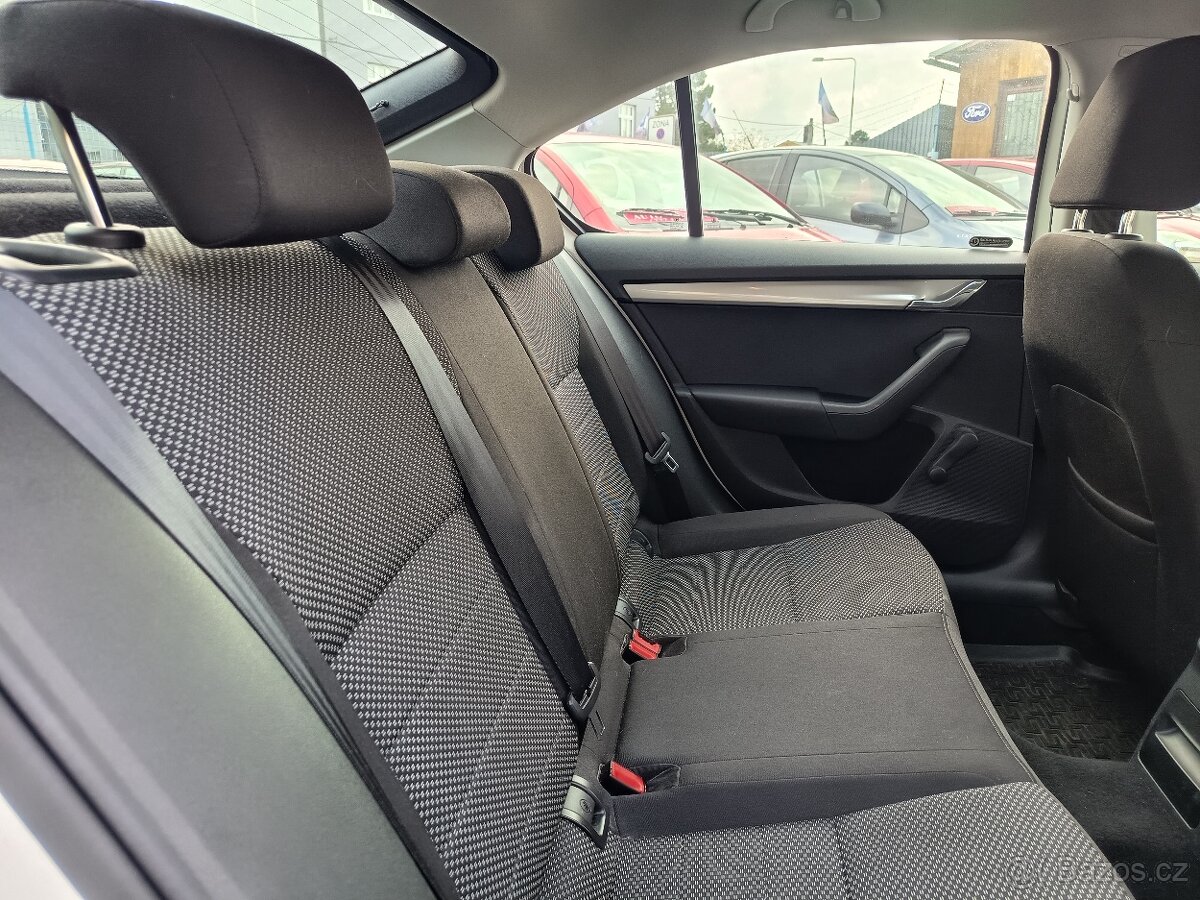 ŠKODA Octavia 1,6TDI Ambition 1 maj ČR DPH - 10